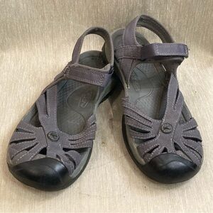 KEEN Sz 7.5 Rose Rubber Toe Cap Sole Multiple Straps Velcro Closure  Sandals
